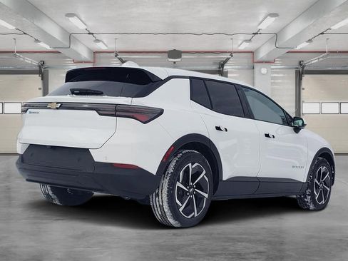 New 2026 Chevrolet Equinox EV LT FWD image 8