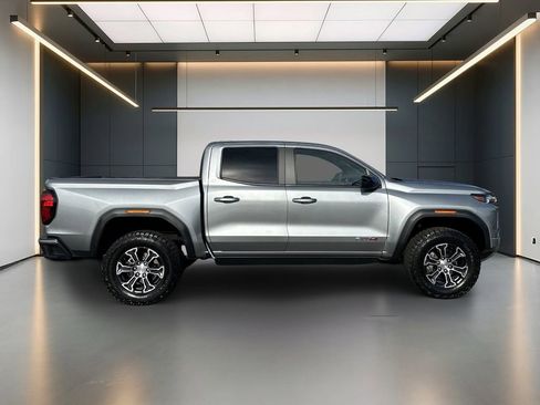 Used 2024 GMC Canyon AT4 w/ AT4 Premium Package AWD/4WD image 6