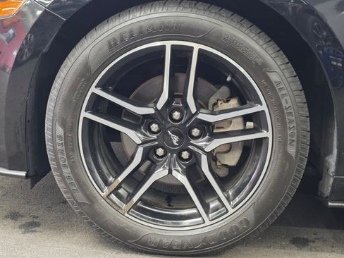 Used 2018 Ford Mustang Coupe w/ Equipment Group 101A RWD image 18