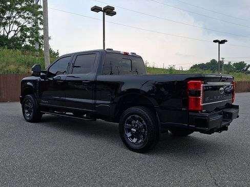 Used 2023 Ford F250 Lariat w/ Lariat Ultimate Package AWD/4WD image 4