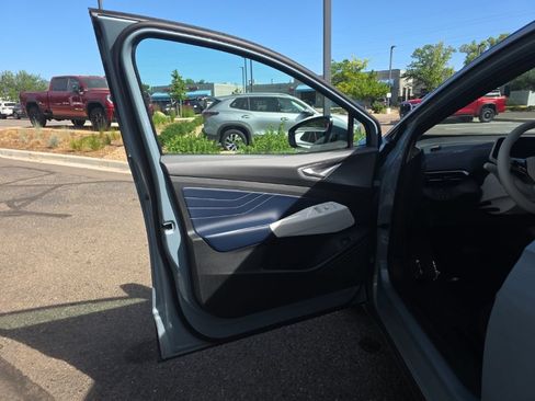 Used 2023 Volkswagen ID.4 Pro S Plus AWD/4WD image 9