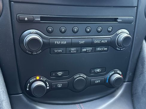 Used 2016 Nissan 370Z NISMO image 18