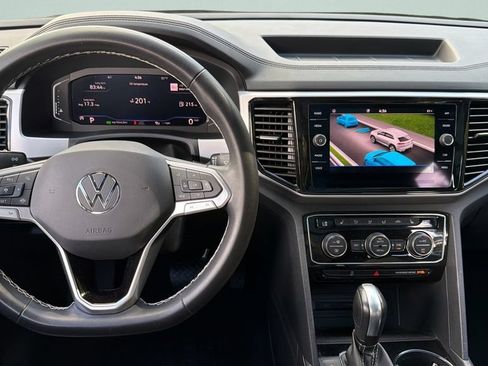 Used 2023 Volkswagen Atlas Cross Sport SE w/ Panoramic Sunroof Package FWD image 21