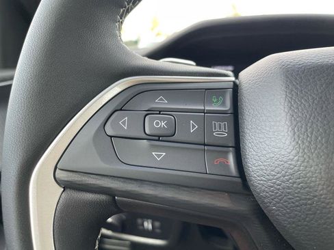 New 2025 Jeep Grand Cherokee Altitude image 8