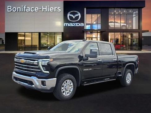 Used 2024 Chevrolet Silverado 2500 LTZ AWD/4WD image 2