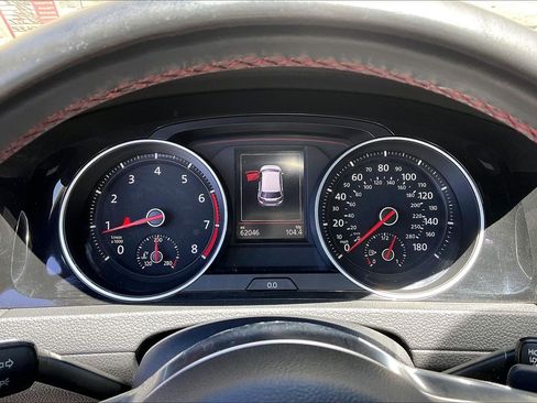 Used 2018 Volkswagen GTI SE FWD image 19