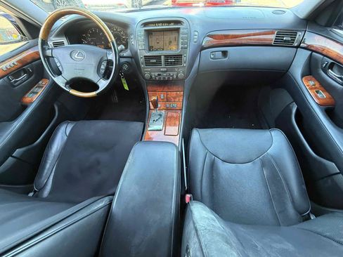 Used 2005 Lexus LS 430 RWD image 7
