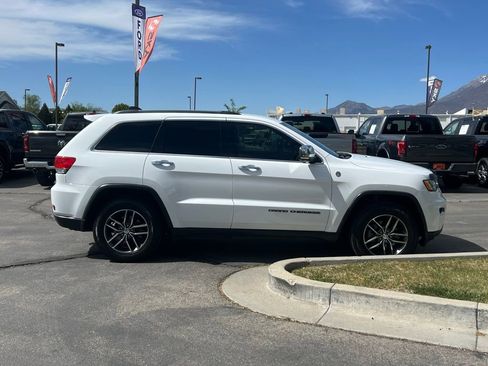 Used 2018 Jeep Grand Cherokee Limited AWD/4WD image 4