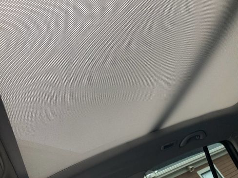 Used 2010 Volkswagen Tiguan SEL image 16