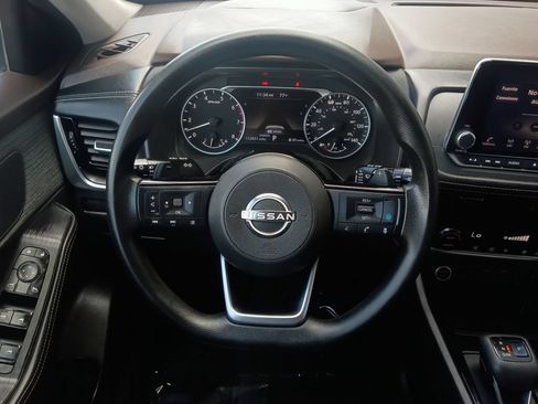Used 2022 Nissan Rogue SV FWD image 21