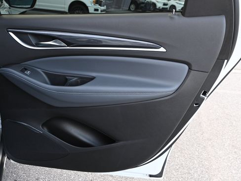 Used 2024 Buick Enclave Premium image 37