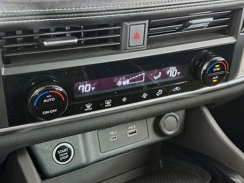 Used 2023 Nissan Rogue SV image 23