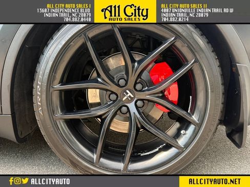 Used 2022 Tesla Model Y Performance AWD/4WD image 11