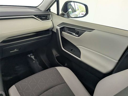 Used 2025 Toyota RAV4 XLE w/ Convenience Package image 38