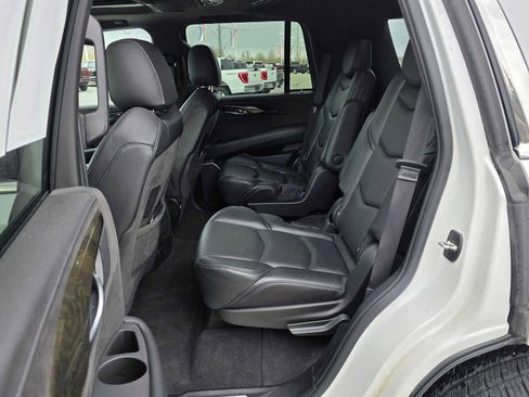 Used 2020 Cadillac Escalade Platinum AWD/4WD image 16