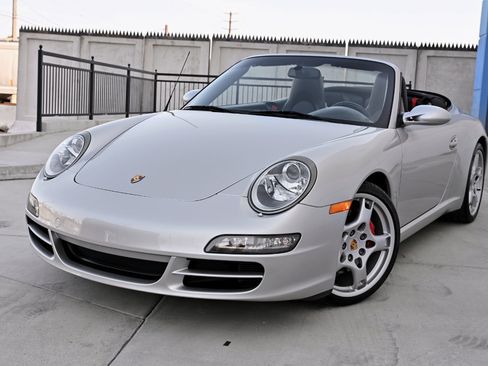 Used 2005 Porsche 911 Carrera S RWD image 26