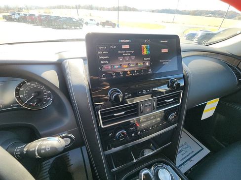 Used 2024 INFINITI QX80 Premium Select w/ Cargo Package image 16