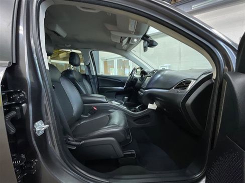 Used 2019 Dodge Journey Crossroad w/ Popular Equipment Group image 26