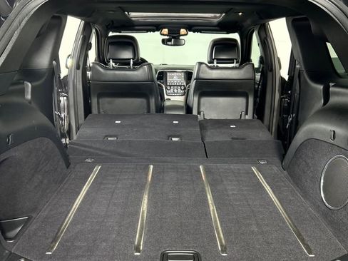 Used 2017 Jeep Grand Cherokee Overland image 22