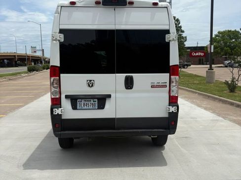Used 2021 RAM ProMaster 2500 FWD image 4