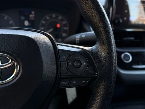 Used 2025 Toyota Corolla LE image 27