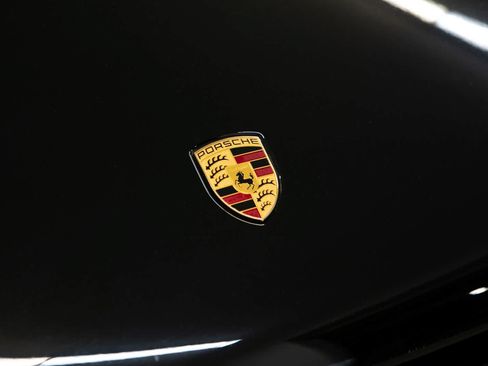 Certified 2023 Porsche Macan S AWD/4WD image 17