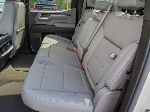 New 2026 GMC Sierra 1500 SLT w/ SLT Premium Package image 18