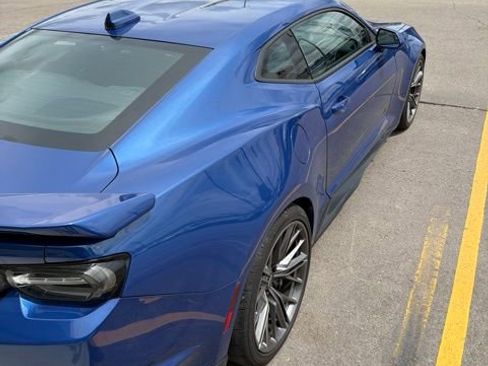Used 2022 Chevrolet Camaro ZL1 RWD image 7