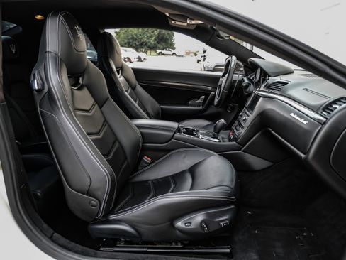 Used 2015 Maserati GranTurismo Sport RWD image 34