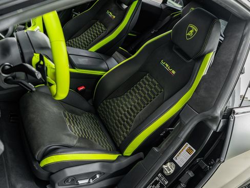 Used 2022 Lamborghini Urus AWD/4WD image 25