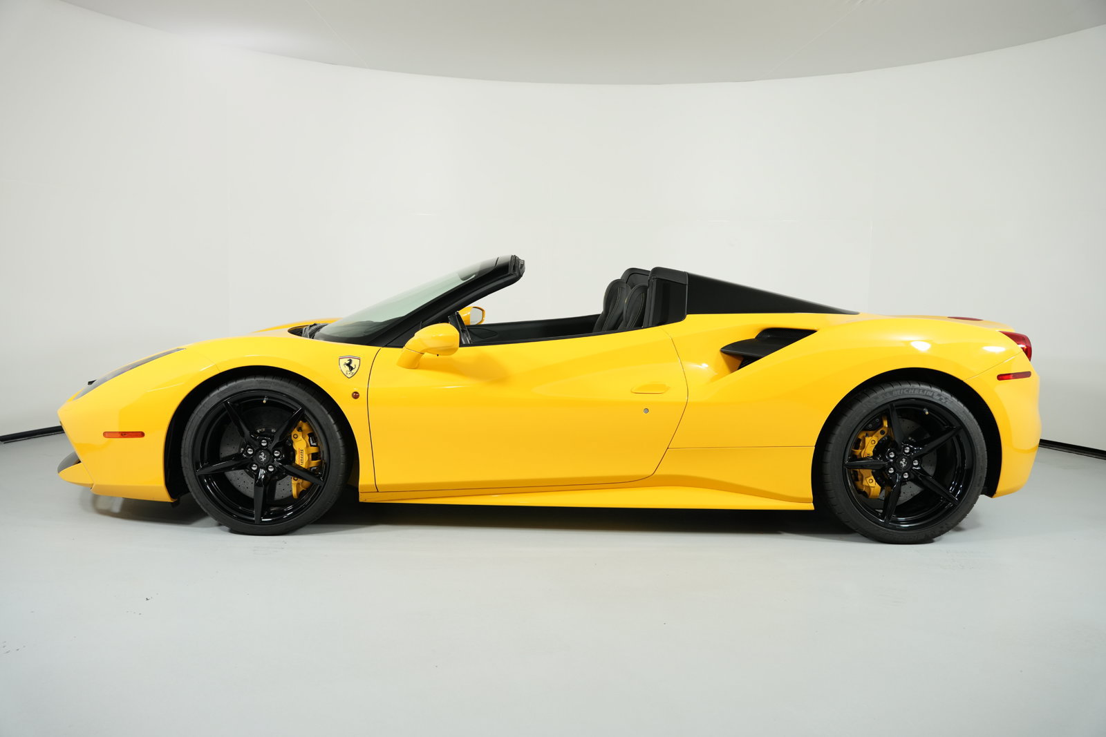 Certified 2018 Ferrari 488 Spider RWD image 22