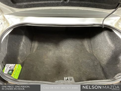 Used 2021 Dodge Challenger SXT w/ Blacktop Package image 13