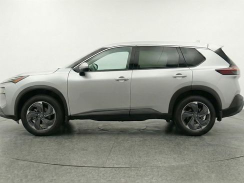 Used 2025 Nissan Rogue SV FWD image 4