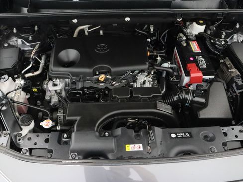 Used 2021 Toyota RAV4 XLE FWD image 37