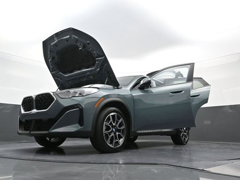 Used 2025 BMW X2 xDrive28i AWD/4WD image 39