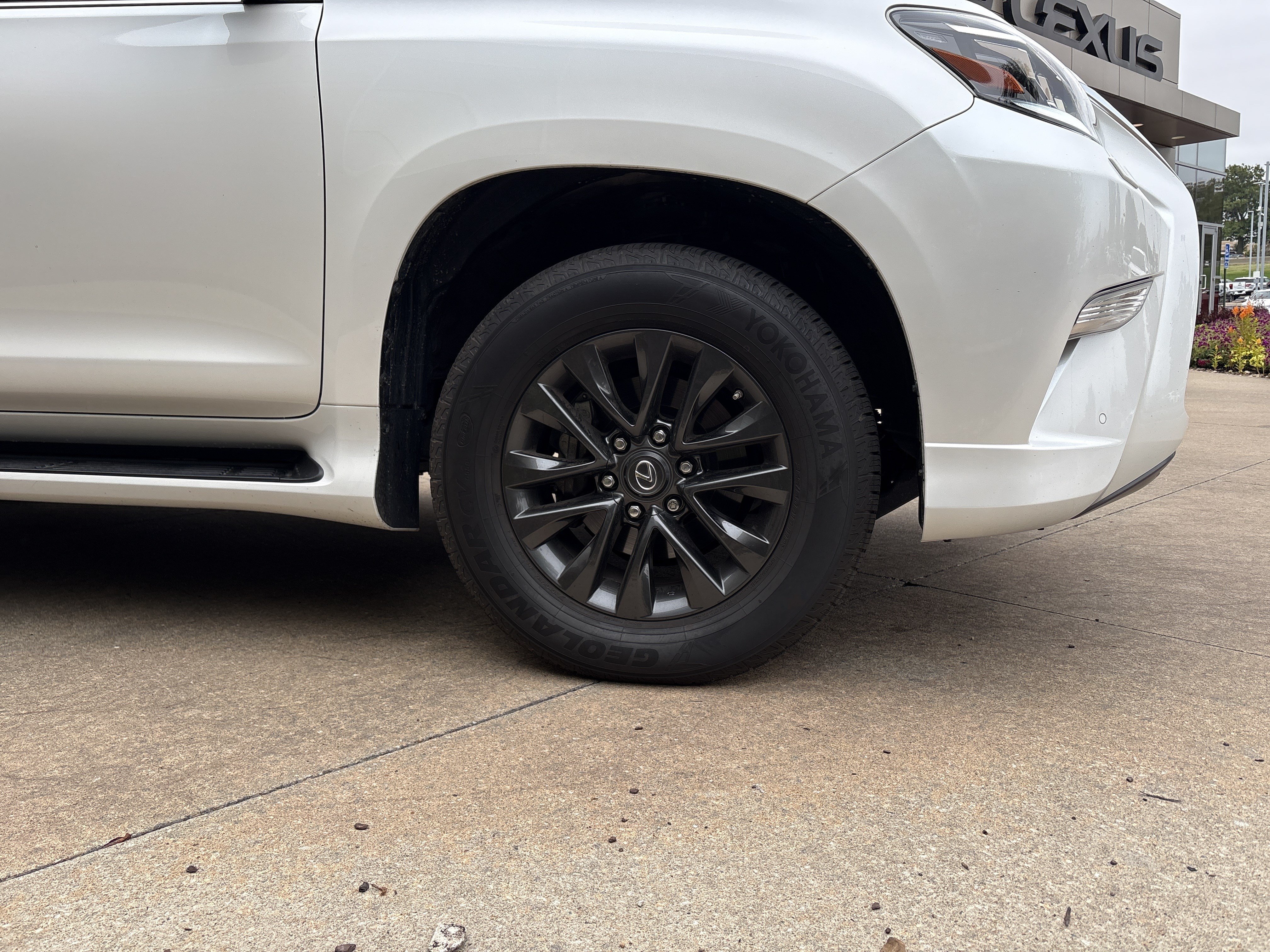 Used 2023 Lexus GX 460 Premium AWD/4WD image 13