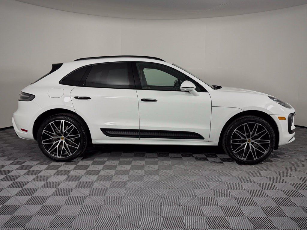 Certified 2026 Porsche Macan AWD/4WD image 10