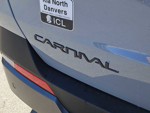Used 2026 Kia Carnival SX w/ SX Dark Edition Package FWD image 12