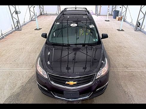 Used 2016 Chevrolet Traverse LS FWD image 2