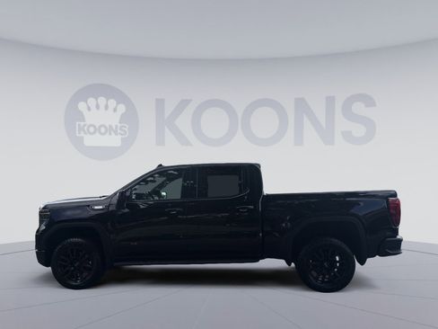 Used 2023 GMC Sierra 1500 AT4 w/ AT4 Premium Package AWD/4WD image 2