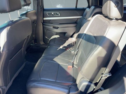Used 2017 Ford Explorer XLT w/ Equipment Group 202A image 15
