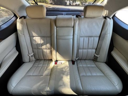 Used 2017 Lexus ES 300h w/ Luxury Package image 30