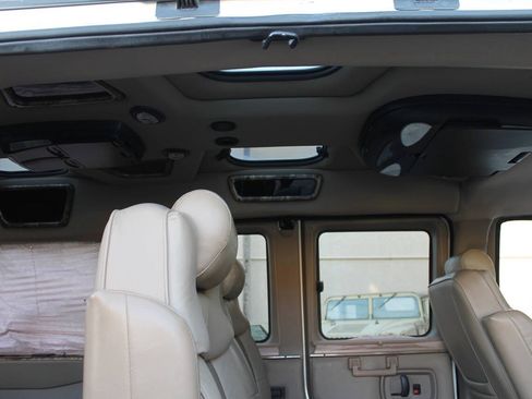 Used 2006 Chevrolet Express 1500 RWD image 46