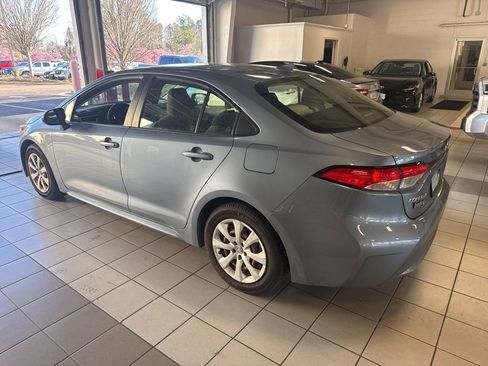 Used 2020 Toyota Corolla LE image 3