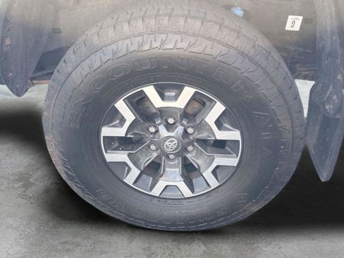 Used 2022 Toyota Tacoma TRD Off-Road AWD/4WD image 8