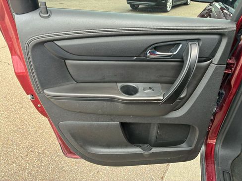 Used 2016 Chevrolet Traverse LT w/ Style and Technology Package FWD image 15