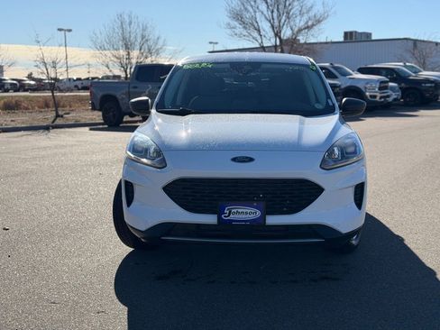 Used 2022 Ford Escape SE image 2