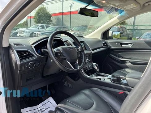 Used 2017 Ford Edge Titanium w/ Technology Package AWD/4WD image 26