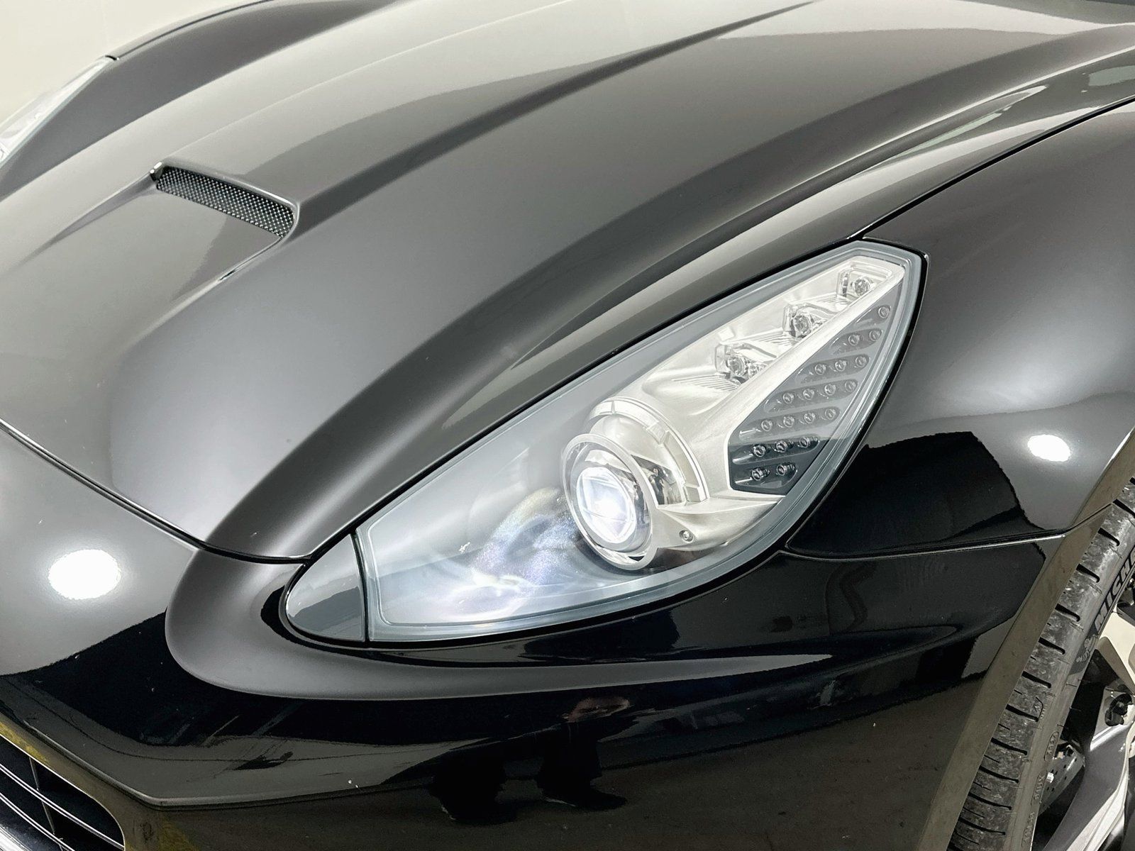 Used 2014 Ferrari California RWD image 54