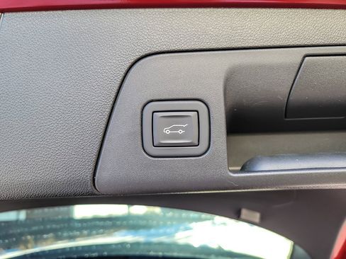 Used 2023 Buick Envision Essence w/ Sport Touring Package image 18